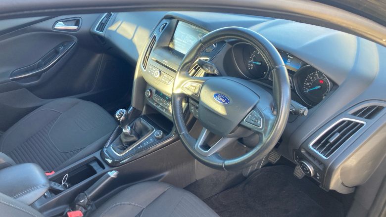 Ford Focus 1.0 EcoBoost 125 Titanium 5dr Petrol Hatchback